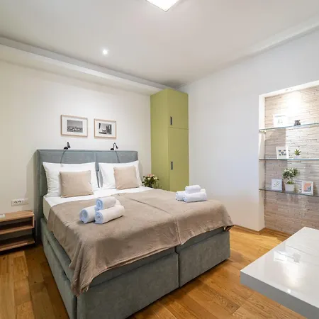 Marjan Nest * Split