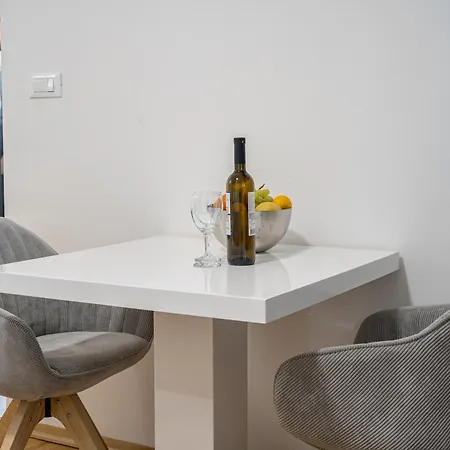 Marjan Nest Lejlighed