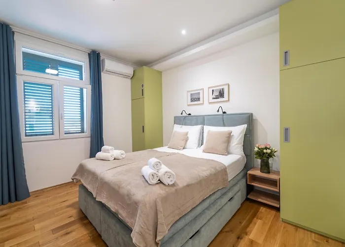 Marjan Nest Split