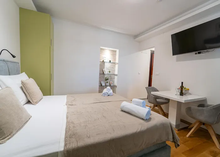 Marjan Nest アパート